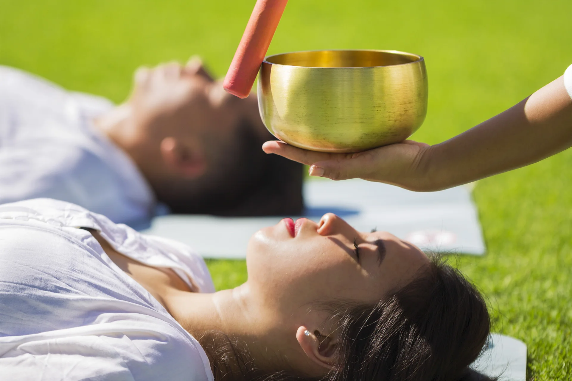 साउंड हीलिंग थेरेपी: ध्वनि से स्वास्थ्य और मानसिक शांति पाने की प्राचीन कला