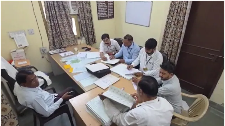 राजस्थान सरकारी दफ्तरों में 65% कर्मचारी गैरहाजिर