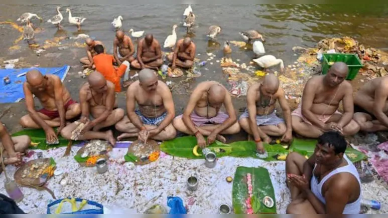 पितृपक्ष 2025 की शुरुआत: प्रतिपदा तिथि का महत्व, श्राद्ध व तर्पण से जुड़ी विशेष जानकारियां