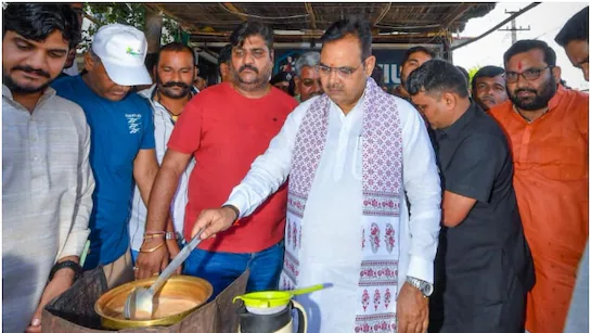 PM मोदी के जन्मदिन CM भजनलाल ने  पर सड़क किनारे बनाई चाय