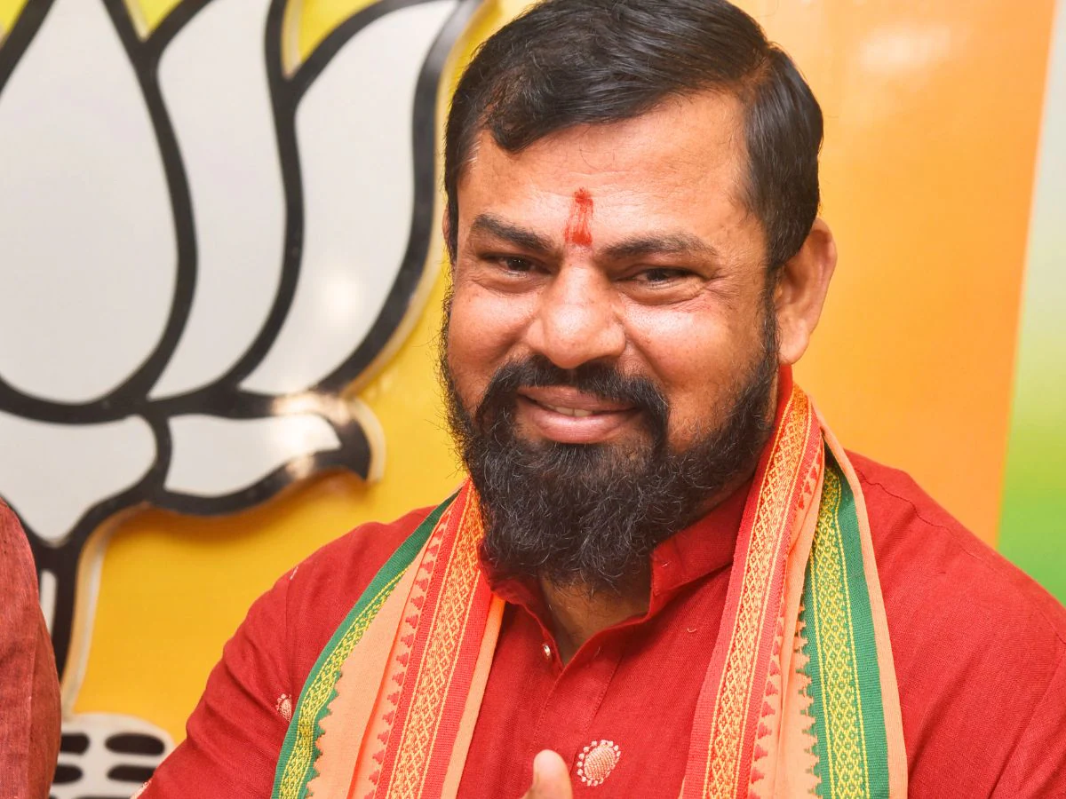 “संघ से नफरत मत करो, हथियार चलाना भी सीखो”: टी राजा सिंह