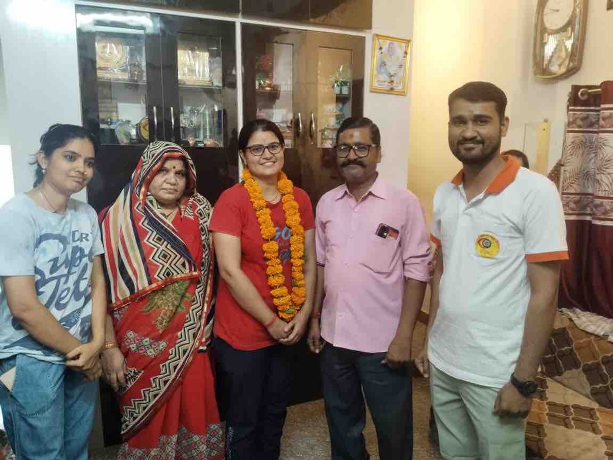 रामदेवरा की पहली RAS अफसर बन रक्षा शर्मा ने रचा इतिहास