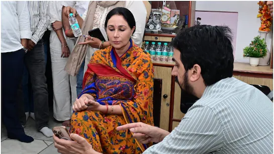 दिया कुमारी पहुंचीं अमायरा के घर: प्रकरण में सरकार ने दिलाया न्याय का भरोसा