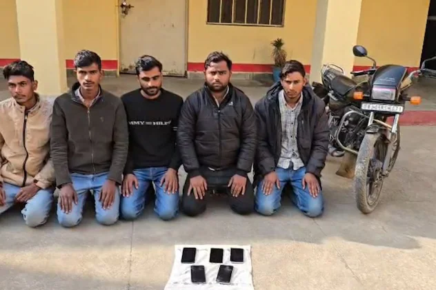 डीग में ऑपरेशन एंटीवायरस की बड़ी सफलता: कैथवाड़ा पुलिस ने पांच साइबर ठग दबोचे
