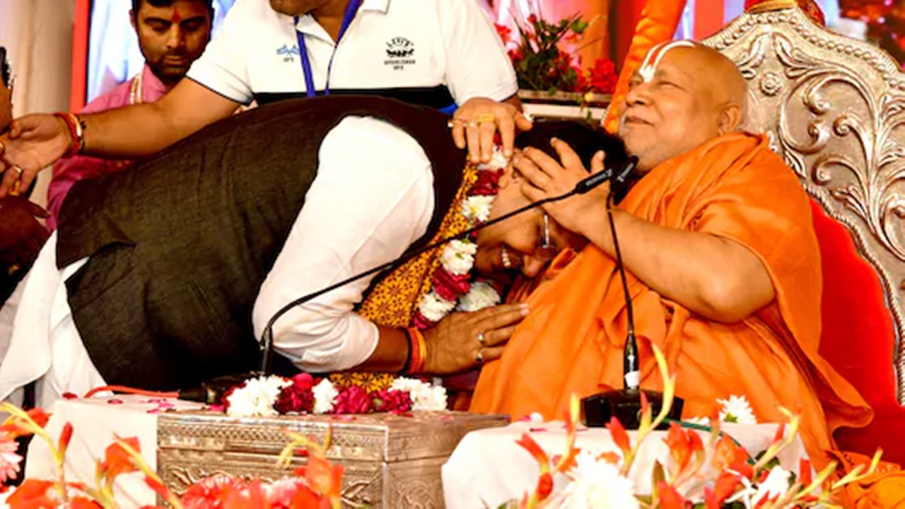 जयपुर में जगद्गुरु रामभद्राचार्य जयंती समारोह, सीएम भजनलाल शर्मा हुए शामिल