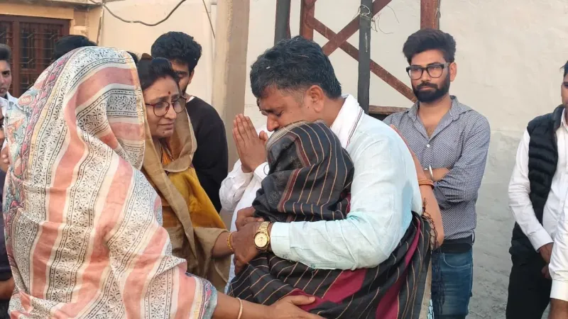 चलती देवी का निधन: काठूवास में अंतिम संस्कार, कई दिग्गज नेता पहुंचे