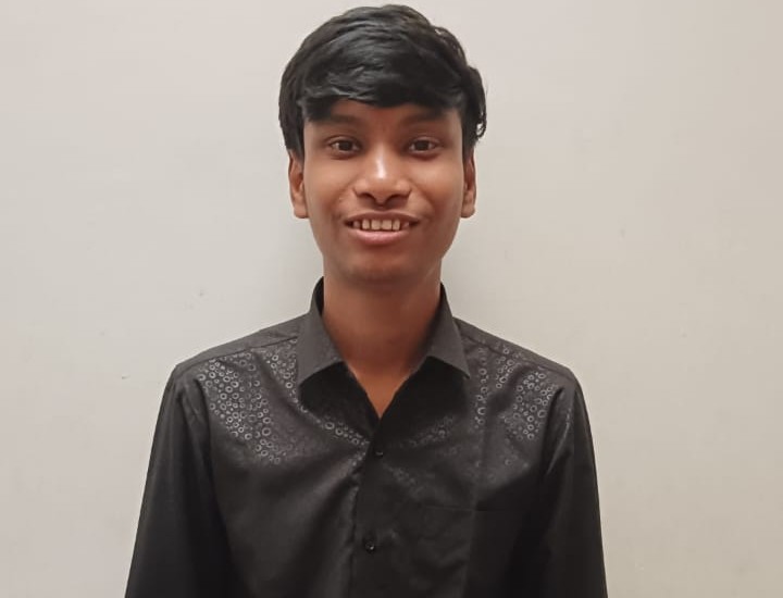 साधन कम, हौसला बड़ा: भवानीमंडी के तनिष्क जैन ने 99.30 परसेंटाइल के साथ रचा कमाल