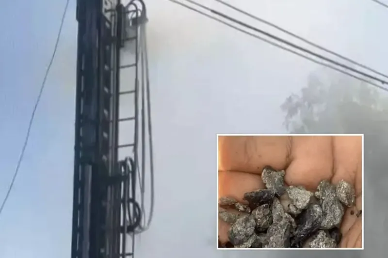 अलवर में बोरवेल खुदाई के दौरान चमकीली धातु मिलने से हड़कंप