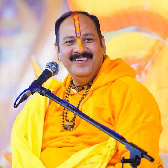 शिवपुराण कथा में प्रदीप मिश्रा का तीखा बयान