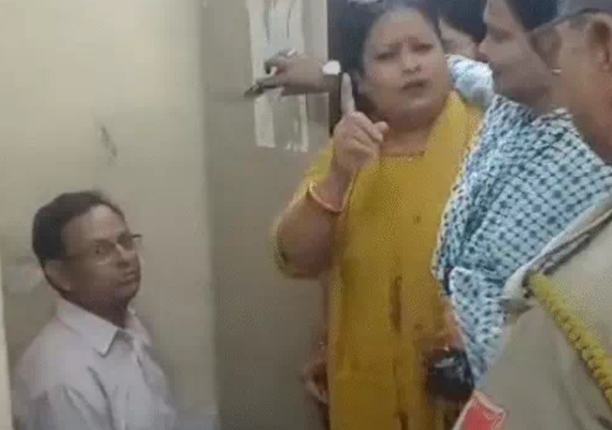 अजमेर : दिल्ली की CM पर टिप्पणी के बाद थाने में हंगामा