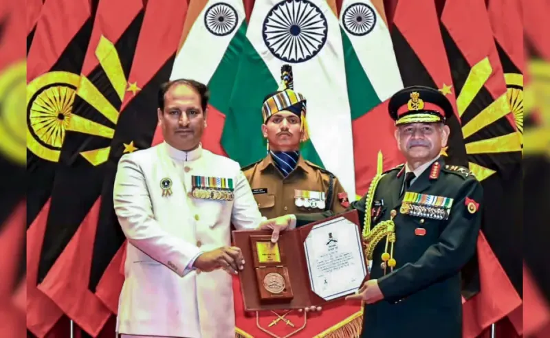 पूर्व सैनिक डॉ. दशरथ सिंह 55 की उम्र में 138 डिग्री हासिल कर बने मिसाल