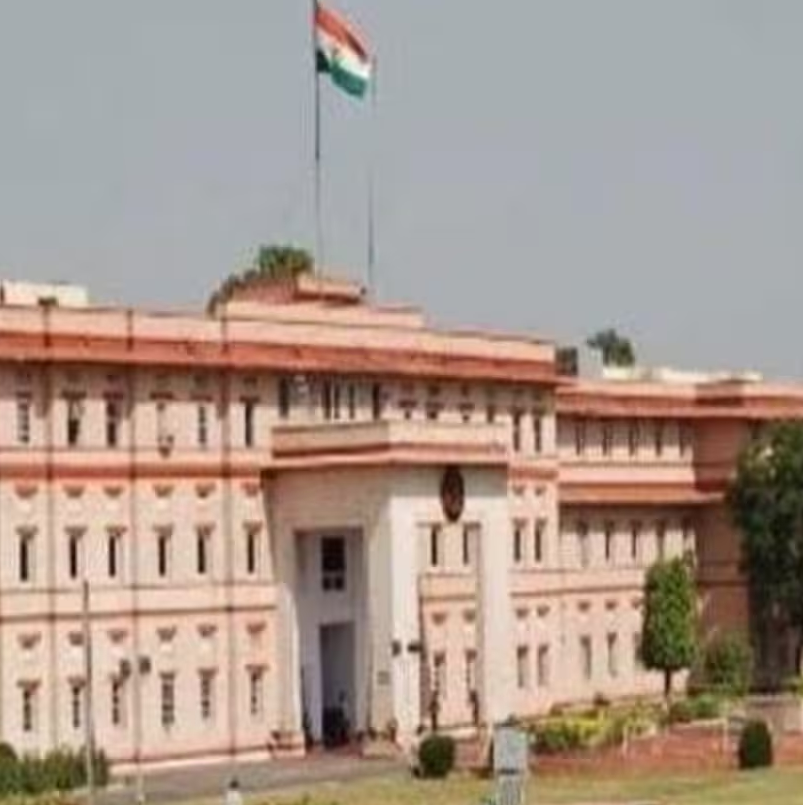 सचिवालय में औचक निरीक्षण: 59% कर्मचारी गैरहाजिर