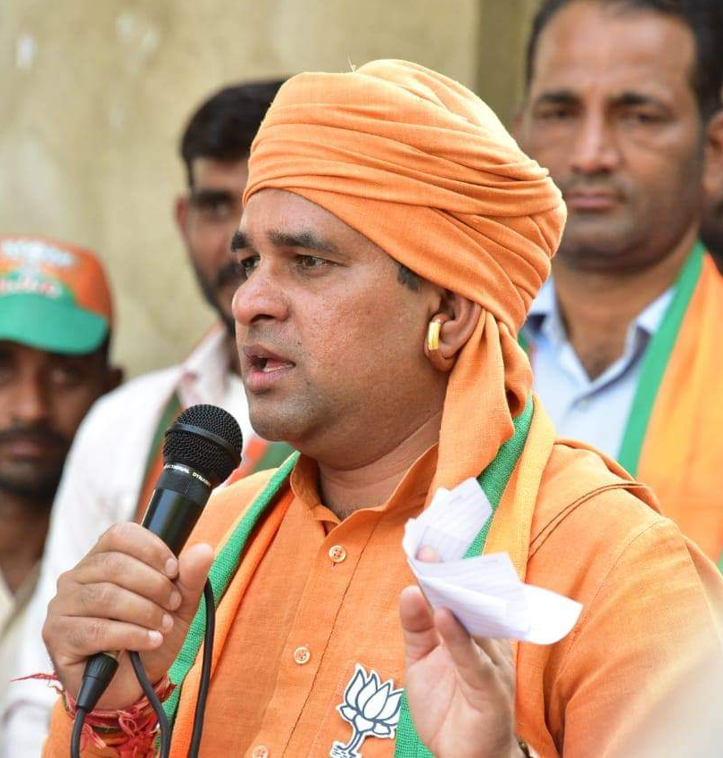 बालकनाथ बयान विवाद: सैन समाज ने BJP मुख्यालय में जताया विरोध