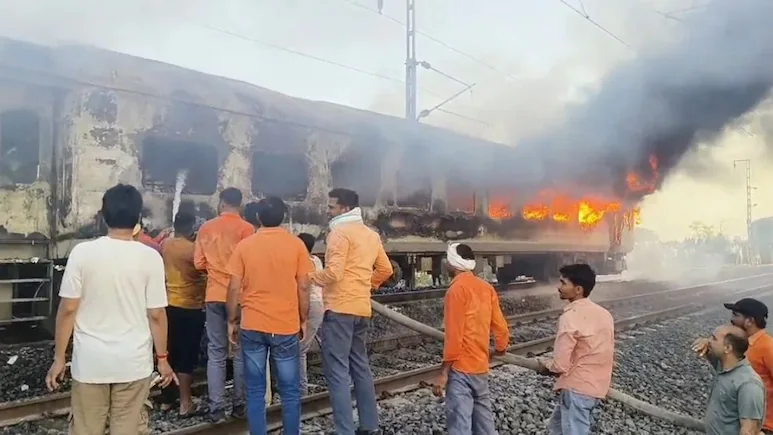 राजधानी एक्सप्रेस में लगी आग, 68 यात्रियों की बची जान