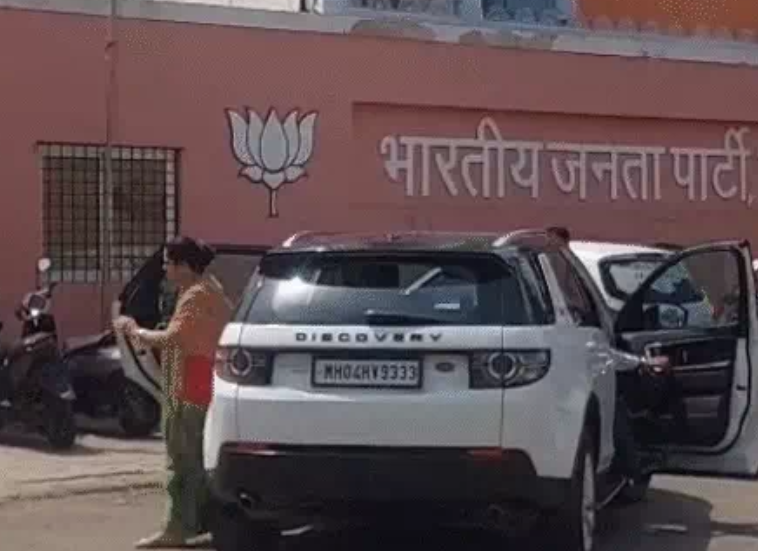 बीजेपी की अपील पर भारी पड़ी नेताओं की आदत, ‘मन की बात’ में नहीं दिखी ईंधन बचत की पहल