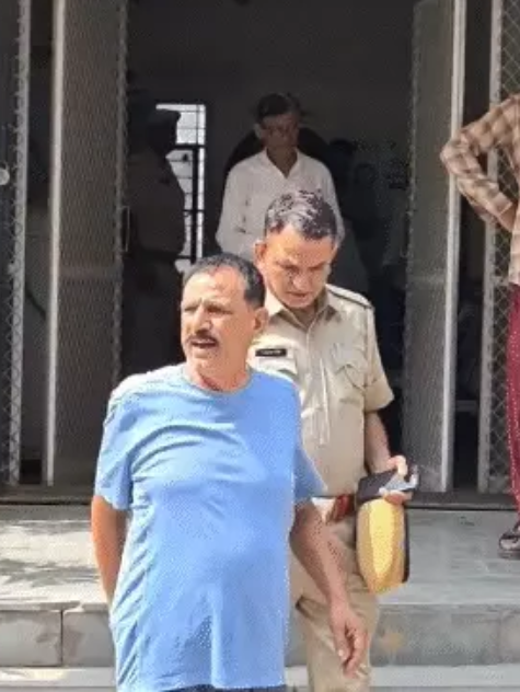 अजमेर में अवैध हुक्का बार पर छापा, ASI सस्पेंड, हंगामे के बाद गिरफ्तारी